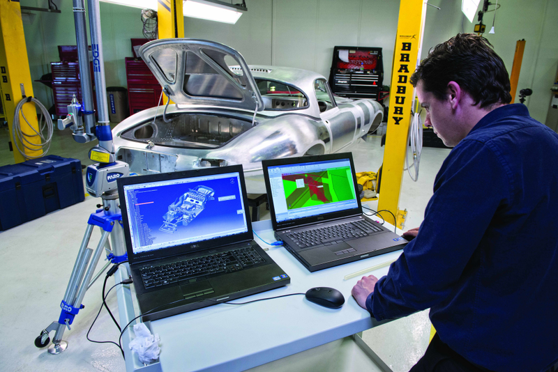 Illustration for article titled Jaguar Brings Back The Lightweight E-Type And It Is Unbelievably Sexy